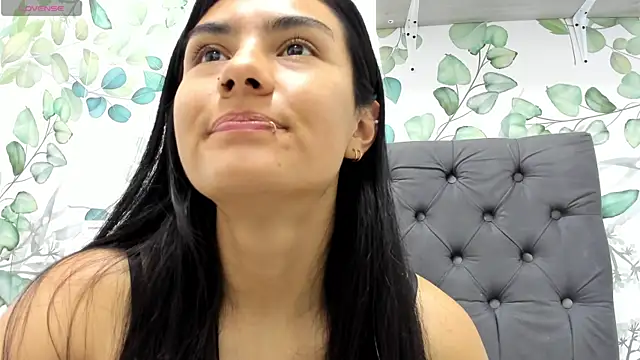 atilanadiaz7 online show from January 27, 2025, 5:26 pm