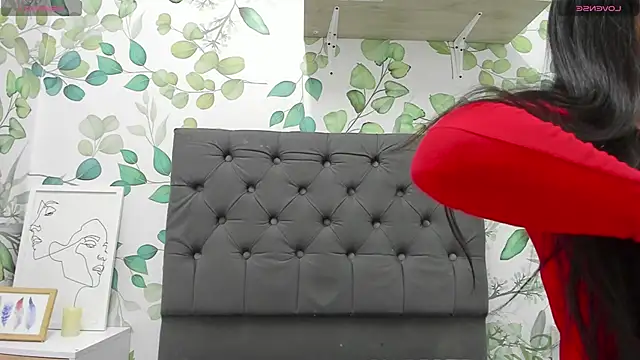 atilanadiaz7 online show from February 14, 2025, 2:12 pm