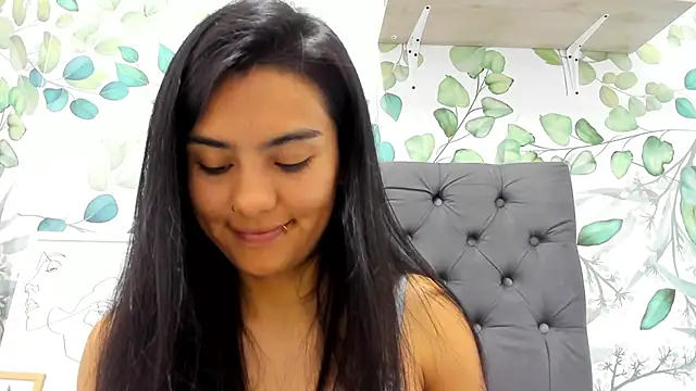 atilanadiaz7 online show from March 5, 2025, 5:18 pm