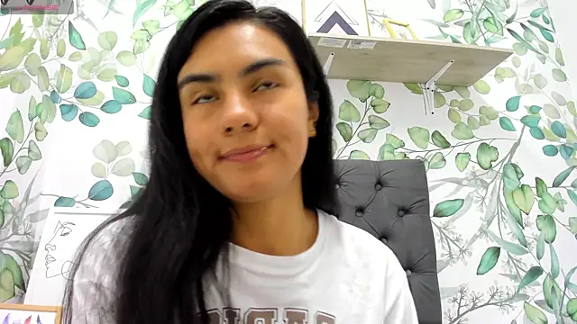 atilanadiaz7 online show from March 13, 2025, 2:01 pm