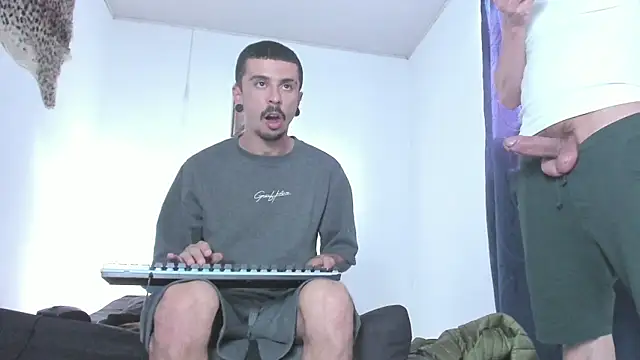 Aaron BigDickxxx online show from May 20, 2026, 9:21 pm