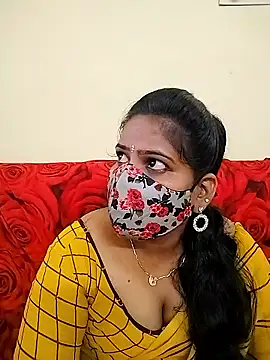 melina214 online show from April 18, 2026, 3:38 pm