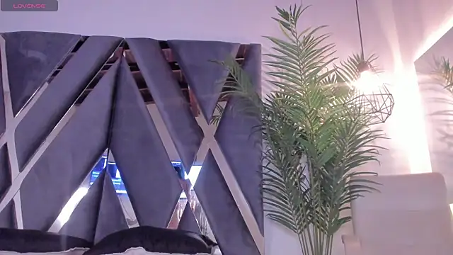 pamela-wells online show from March 20, 2025, 3:14 pm