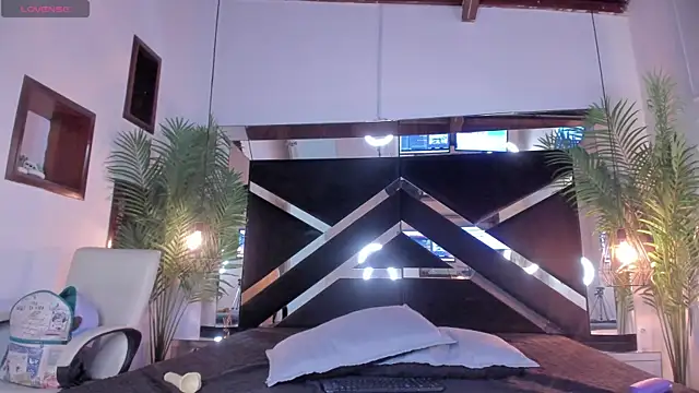 emily-fox online show from February 20, 2025, 3:08 pm