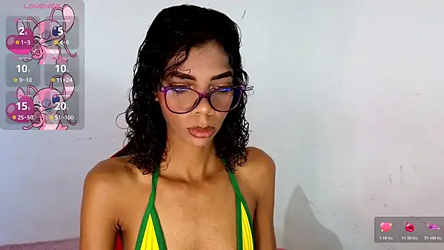 Snapshot of ElisaBoyer chatting on June 1, 2026, 11:12 am ElisaBoyer online show from June 1, 2026, 11:12 am