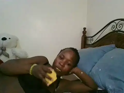 Sonnia  online show from February 9, 2025, 9:28 pm