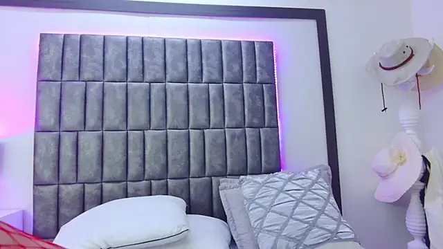 Snapshot of MeryStone chatting on January 8, 2025, 4:55 am MeryStone online show from January 8, 2025, 4:55 am