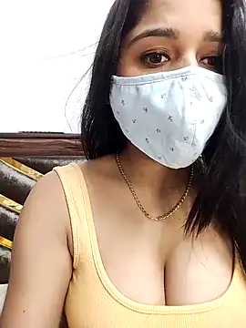 Snapshot of Gloie4u chatting on December 20, 2024, 12:38 pm Gloie4u online show from December 20, 2024, 12:38 pm