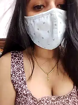 Snapshot of Gloie4u chatting on January 20, 2025, 5:06 pm Gloie4u online show from January 20, 2025, 5:06 pm