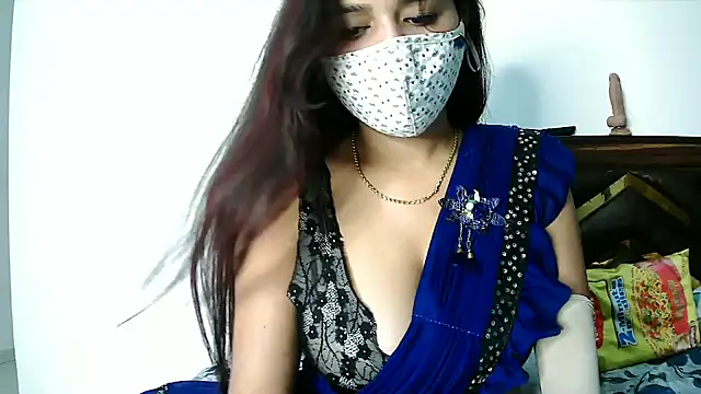 Snapshot of Gloie4u chatting on October 28, 2025, 8:18 am Gloie4u online show from October 28, 2025, 8:18 am