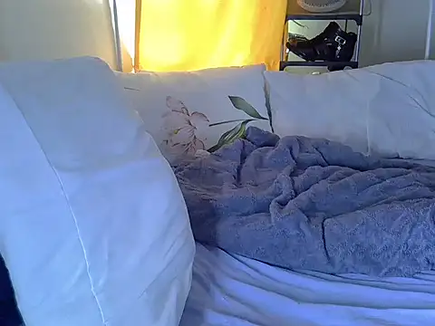 Sweetreena online show from March 31, 2026, 5:41 am