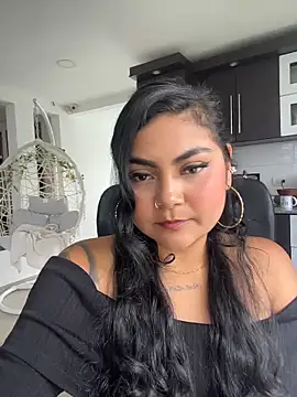 Snapshot of Juli_Walker chatting on April 28, 2026, 2:55 pm Juli Walker online show from April 28, 2026, 2:55 pm