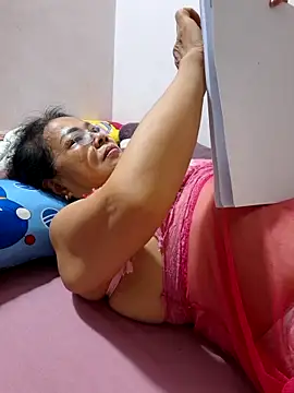 Hotestlove online show from September 29, 2025, 2:22 pm