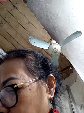 Hotestlove online show from November 21, 2025, 12:54 am