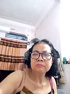 Hotestlove online show from March 12, 2026, 11:00 pm