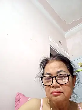 Hotestlove online show from April 3, 2026, 2:04 pm