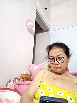 Hotestlove online show from April 13, 2026, 2:00 pm