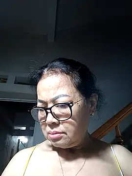 Hotestlove online show from April 21, 2026, 2:26 am