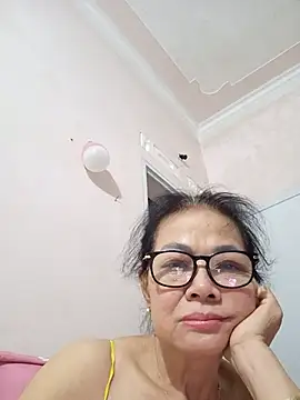 Snapshot of Hotestlove chatting on July 19, 2026, 12:42 pm Hotestlove online show from July 19, 2026, 12:42 pm