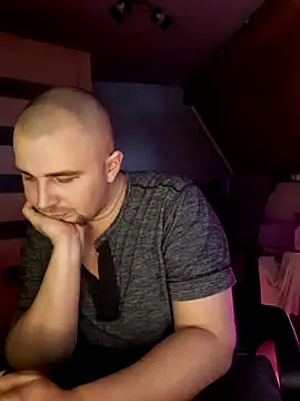 Foxyshaved online show from February 11, 2025, 2:35 pm