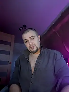 Foxyshaved online show from March 19, 2025, 5:08 am