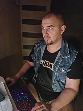 Foxyshaved online show from October 30, 2025, 4:36 am