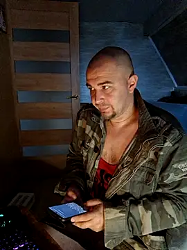 Snapshot of Foxyshaved chatting on May 16, 2026, 5:15 am Foxyshaved online show from May 16, 2026, 5:15 am
