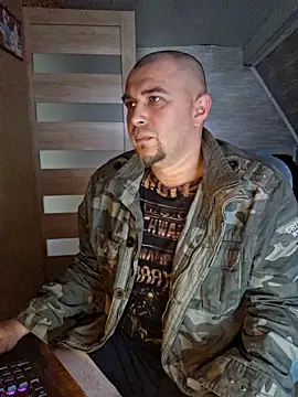Snapshot of Foxyshaved chatting on June 1, 2026, 6:37 am Foxyshaved online show from June 1, 2026, 6:37 am