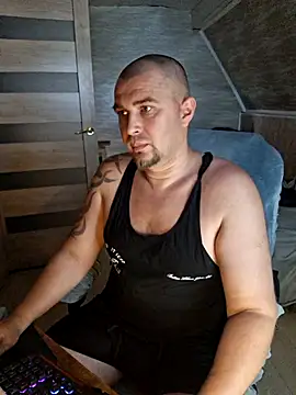 Snapshot of Foxyshaved chatting on June 3, 2026, 3:50 pm Foxyshaved online show from June 3, 2026, 3:50 pm