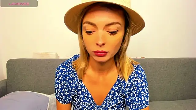  ellen meow  online show from October 7, 2025, 9:23 pm