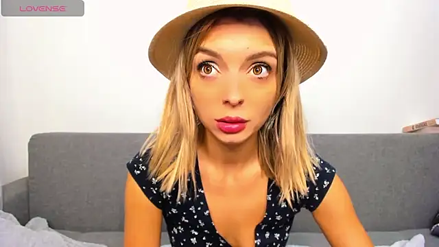  ellen meow  online show from October 28, 2025, 9:39 pm