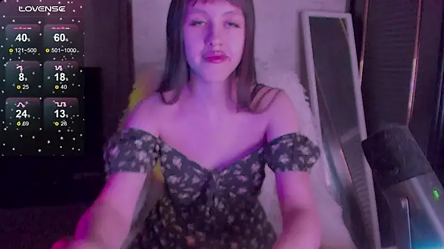 Sofagreen  online show from December 19, 2025, 11:01 pm