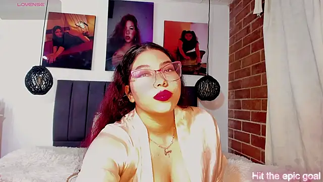 kyliejenner hot online show from February 13, 2026, 2:40 am