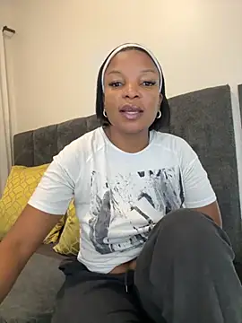 slimcateee online show from November 11, 2025, 8:31 pm