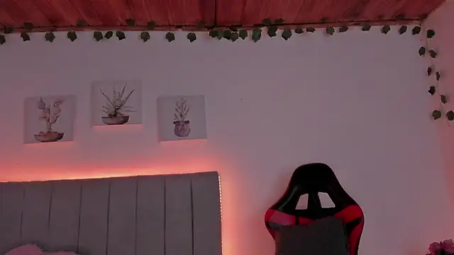  janiis online show from January 7, 2026, 10:45 pm