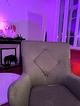 Snapshot of emma4xxx chatting on March 16, 2025, 7:49 pm emma4xxx online show from March 16, 2025, 7:49 pm