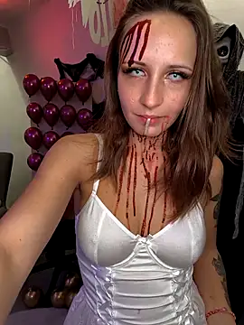 Snapshot of emma4xxx chatting on October 31, 2025, 8:32 pm emma4xxx online show from October 31, 2025, 8:32 pm