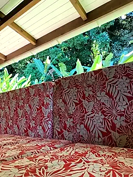 emma4xxx online show from April 23, 2026, 9:06 pm