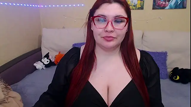 JuliaKeln online show from February 19, 2025, 3:49 pm