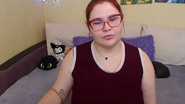 JuliaKeln online show from September 10, 2025, 2:28 pm