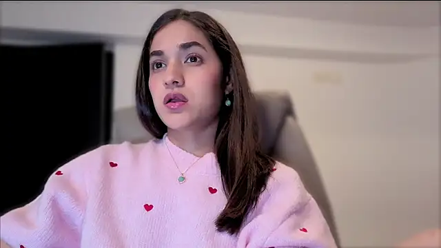 CuteeRose online show from April 21, 2026, 9:06 pm