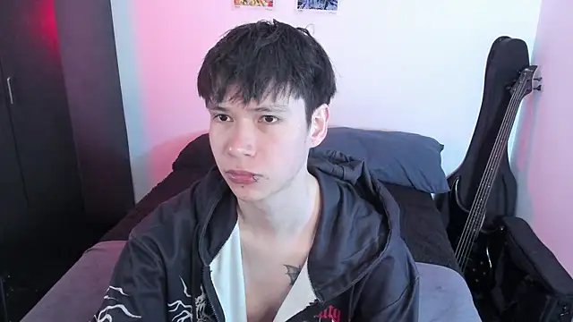 Aventure Twinks online show from June 13, 2026, 8:40 pm