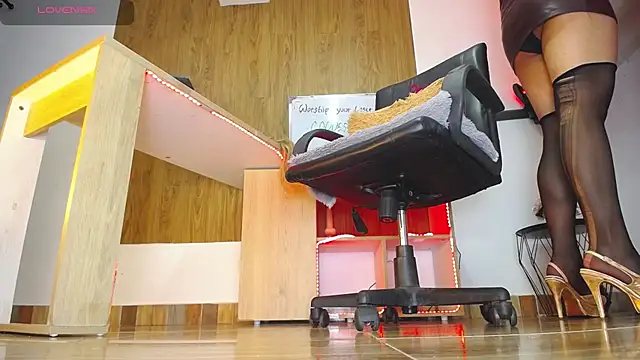 zultanalambert online show from February 12, 2025, 2:45 am