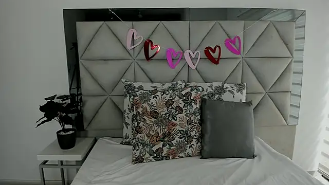 nina pons online show from February 19, 2025, 9:03 pm