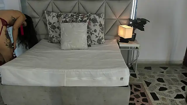 nina pons online show from October 11, 2025, 8:51 pm