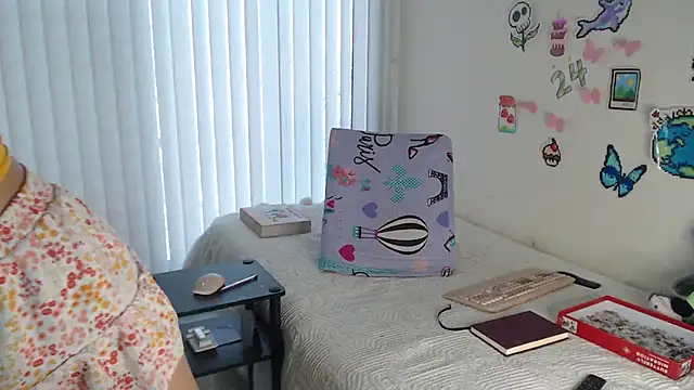 reaLISStic online show from January 8, 2025, 8:29 pm