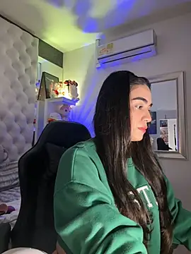 ZarahEvans online show from October 10, 2025, 7:57 pm