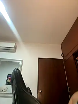 ZarahEvans online show from October 30, 2025, 7:58 pm