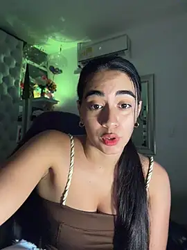 Snapshot of ZarahEvans chatting on May 23, 2026, 6:34 pm ZarahEvans online show from May 23, 2026, 6:34 pm
