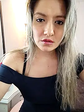 valeriahunter1 online show from December 1, 2025, 10:26 pm